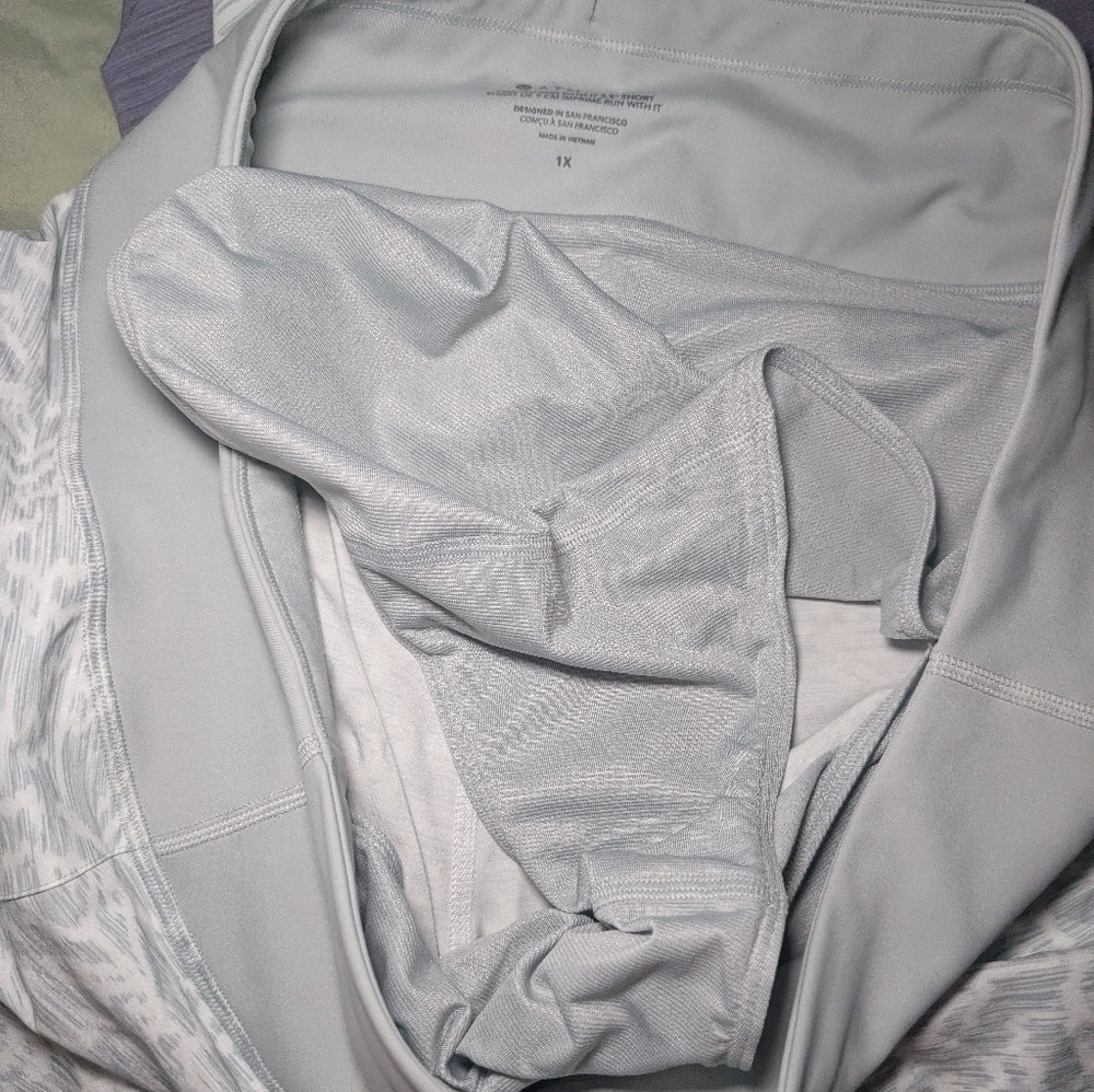 Athleta Women's Light Gray Athletic Shorts - Picture 4 of 8